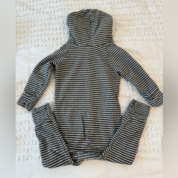 Childhood Clothing Hooded Romper Gray Stripe 2T - Picture 2 of 2
